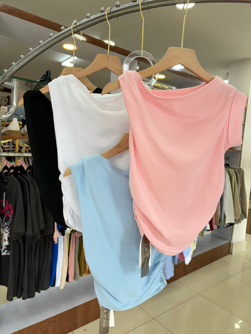Short-Sleeve One-Shoulder Plain Ruched Cropped Tops